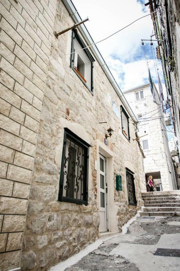 House "Anno 1881"-Center Of Split Exterior foto